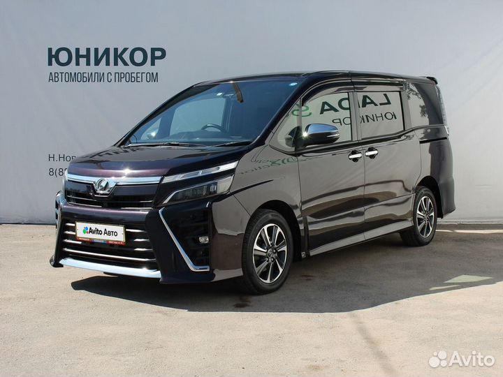 Toyota Voxy 2.0 CVT, 2018, 95 160 км