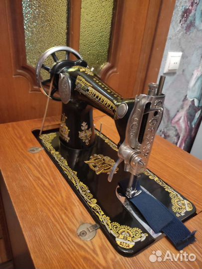 Швейная машина Singer