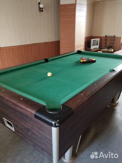 Бильярдный стол