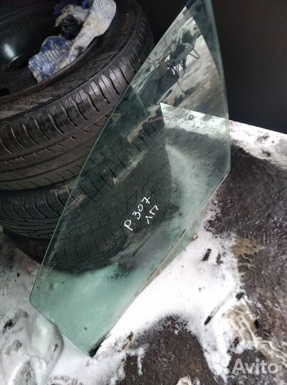 Стекло переднее левое Пежо 307