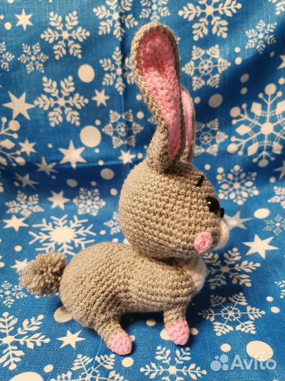 Вязаные игрушки зайка