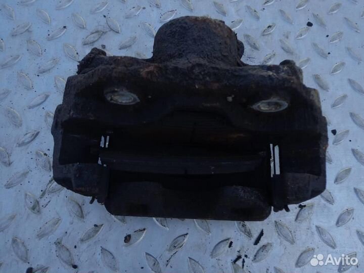 Суппорт передний правый VW Polo 5