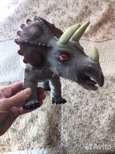 Игрушка динозавр