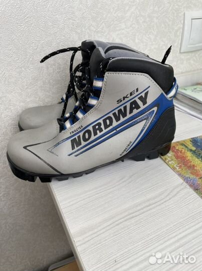 Лыжные ботинки