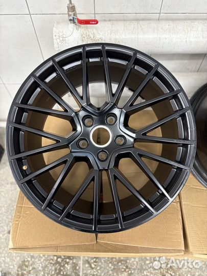 Комплект оригинальных дисков Porsche RS Spyder r21