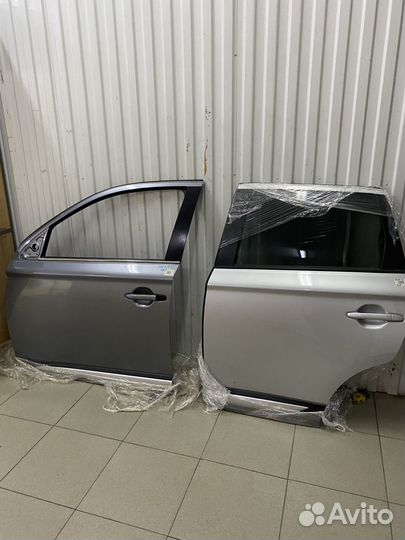 Дверь передняя левая Митсубиши Аутлендер 3
