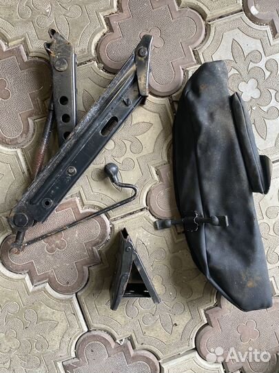 Домкрат ленд ровер