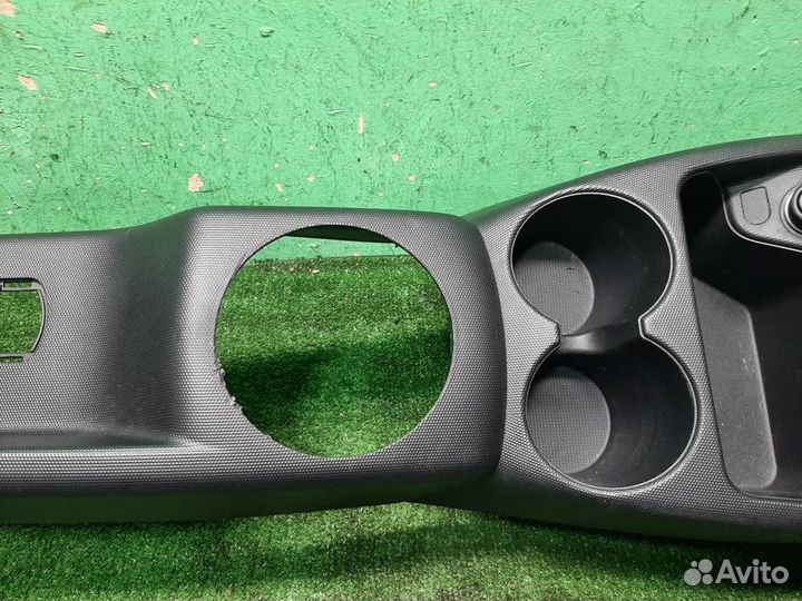 Консоль центральная (без подлокотника) Honda Jazz