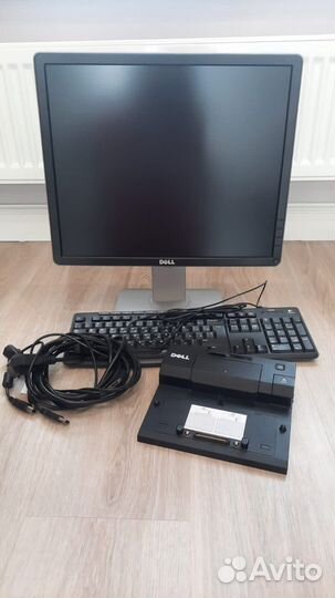 Монитор, клавиатура, док-станция
