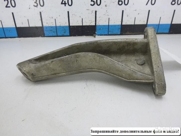 Кронштейн интеркулера Scania