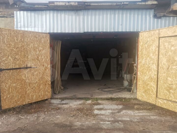 Гараж, > 30 м²