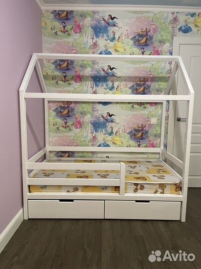 Детская кроватка 