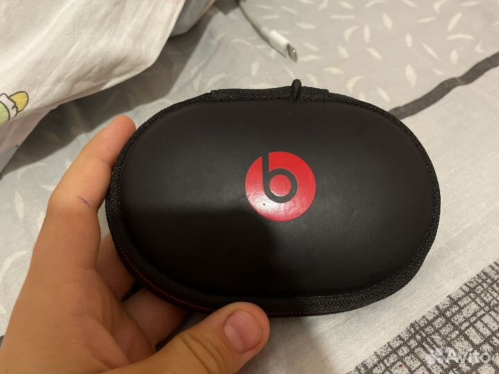 Наушники с костной проводимостью