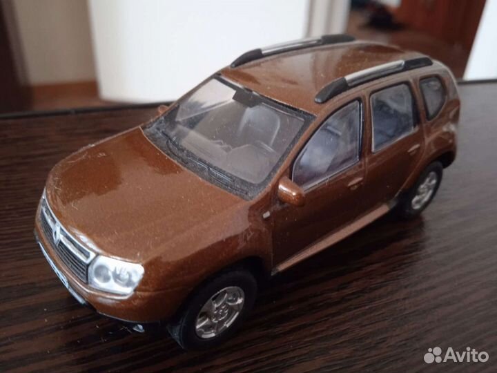 Модель Renault Duster масштаб 1:43