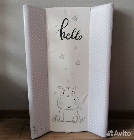 Пеленальная доска на кровать