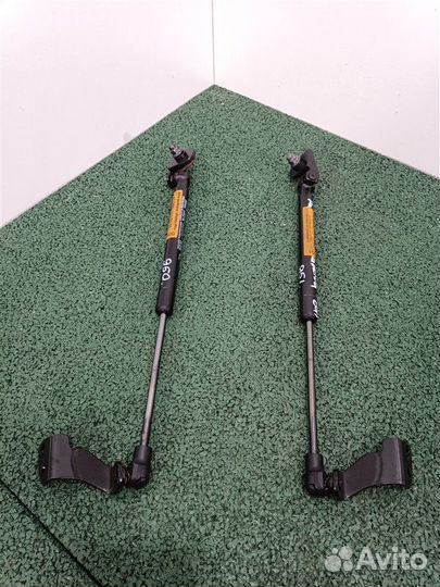 Амортизатор стекла багажника правый Chevrolet