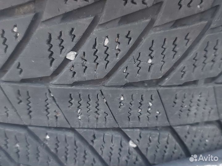 Triangle Snowlink TWT02 235/40 R18