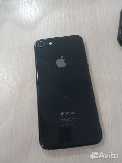 Телефон iPhone 8