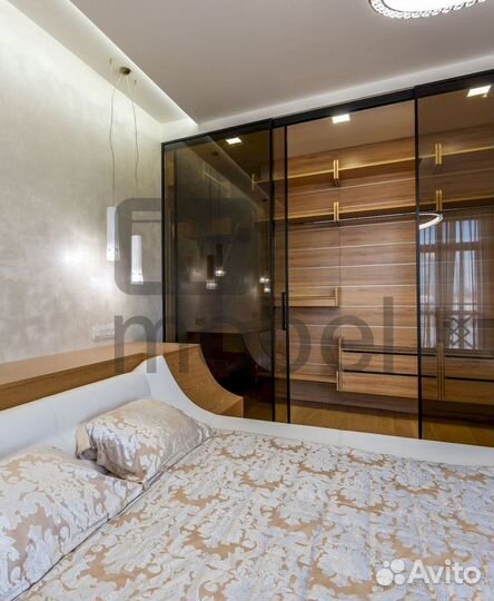 Угловой шкаф