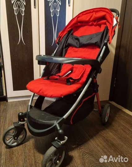 Прогулочная коляска