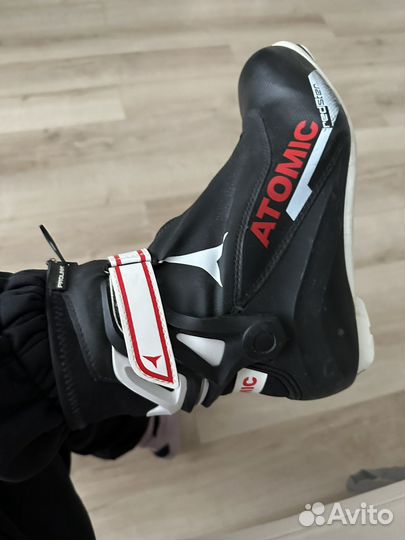 Лыжные ботинки Atomic