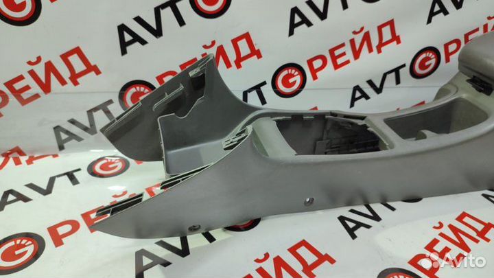 Подлокотник Toyota Corona Premio ST210 3S-FSE