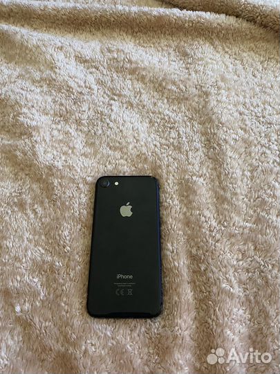 Телефон iPhone 8