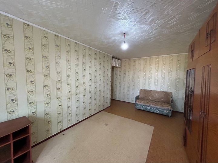 Комната 33,5 м² в 2-к., 3/5 эт.