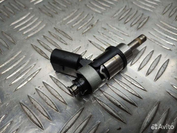 Форсунка Audi A3 8P (S3 2.0 2007