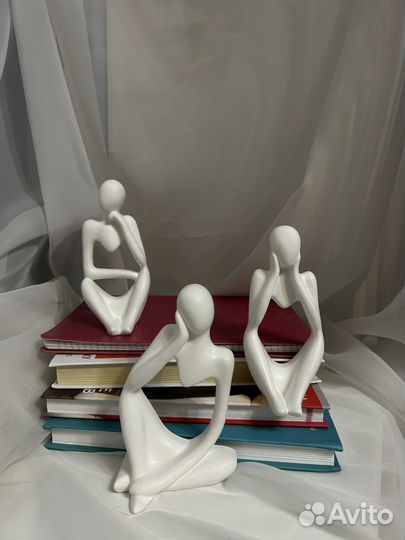 Статуэтка мыслители