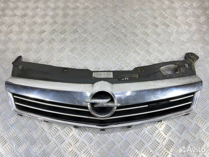 Решетка радиатора Opel Astra H 1.8 Z18XER 2008
