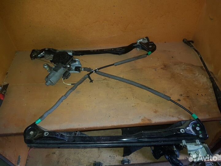 Стеклоподъемник передний правый Ford Focus 1