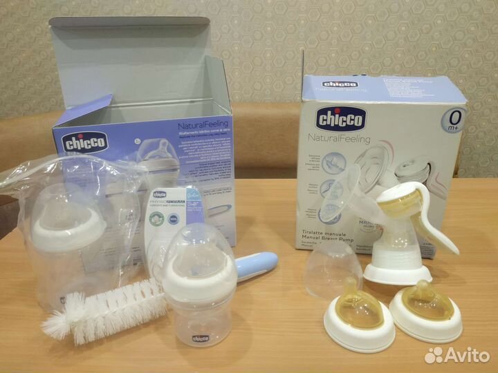 Бутылочки chicco natural feeling + молокоотсос