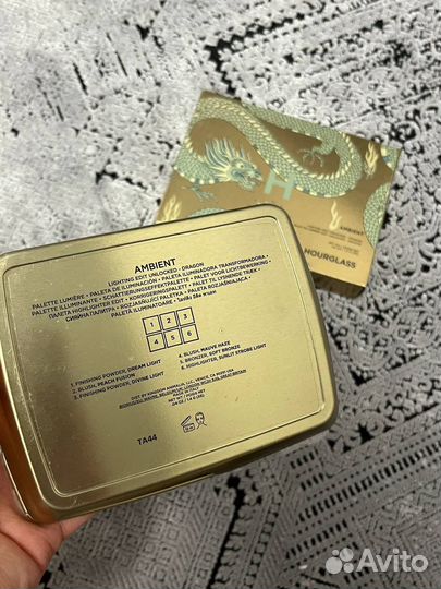 Hourglass палетка дракон