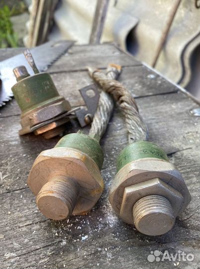 Тиристор Т160