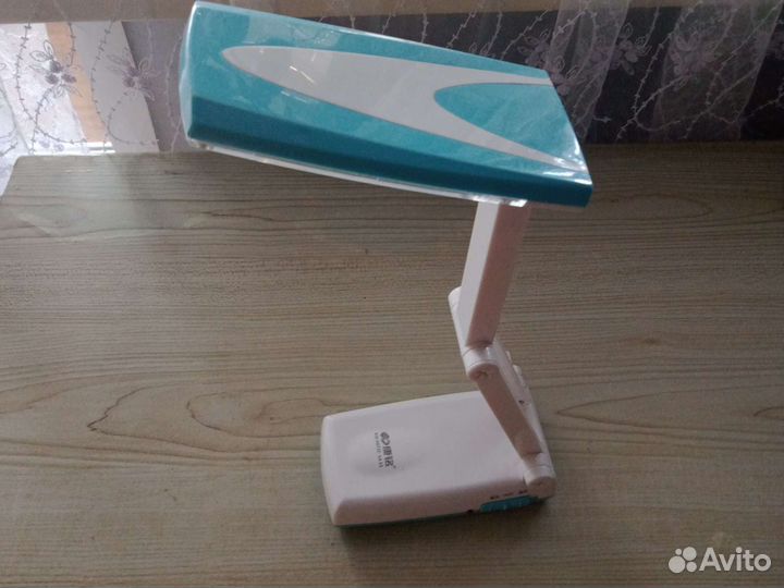 Светильник настольный