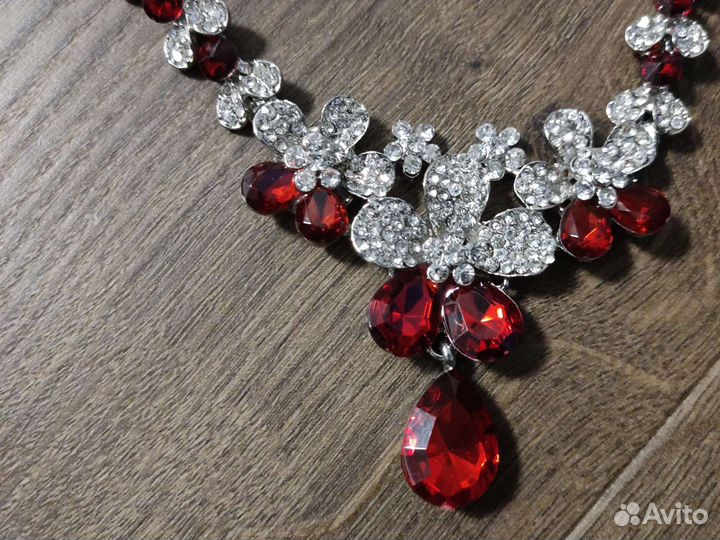 Колье ожерелье