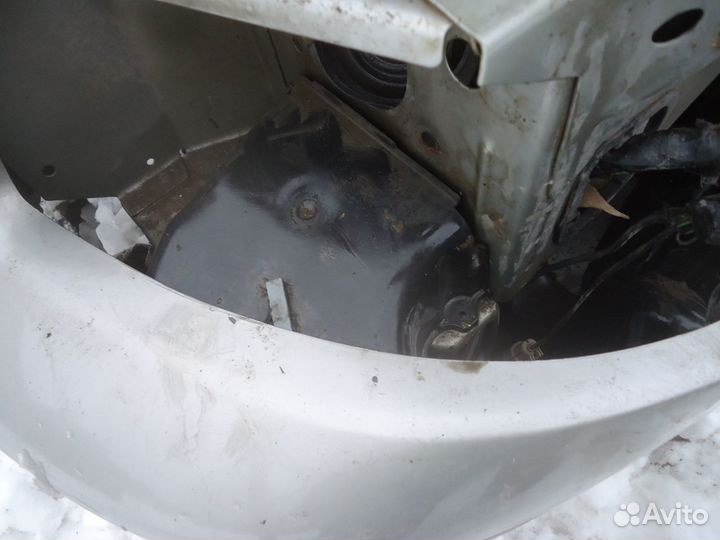 4861179 воздухозаборник Chrysler Voyager 3