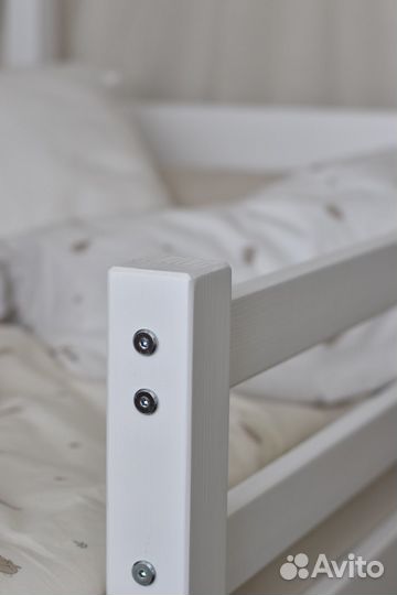 Детская кроватка домик из массива сосны