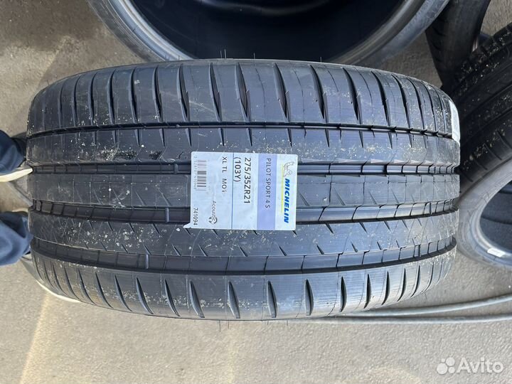 Michelin Pilot Sport 4 S 315/30 R21 и 275/35 R21 105Y
