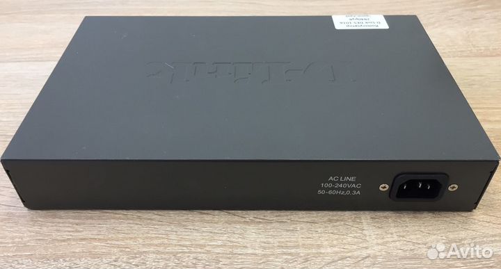Коммутатор D-Link 16-портовый