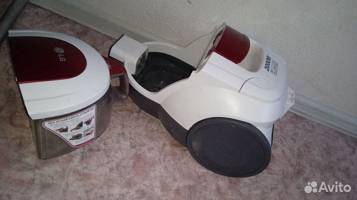 Пылесос на запчасти, нет щётки