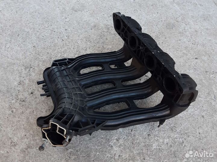 Коллектор впускной 212-1008600 LADA Priora