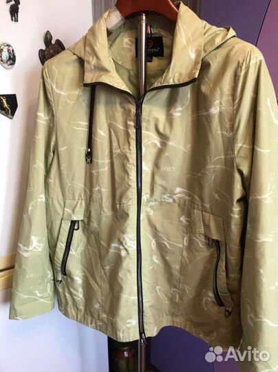 Ветровка женская р.56