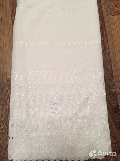 Отрезы ткани белые