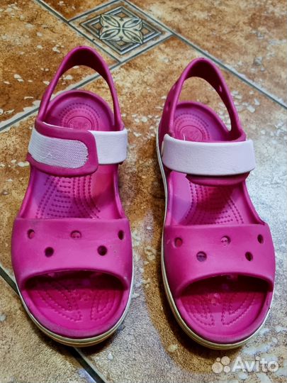 Сандалии crocs для девочки