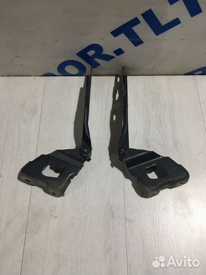 Петля капота audi A4 b8