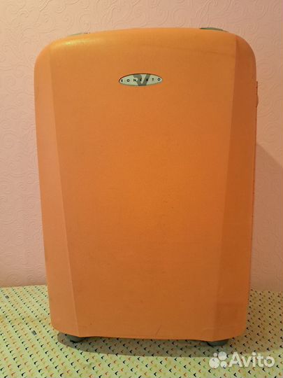 Чемодан на колесах