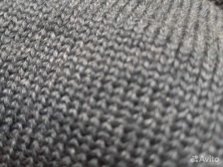 Серая пряжа на бобинах