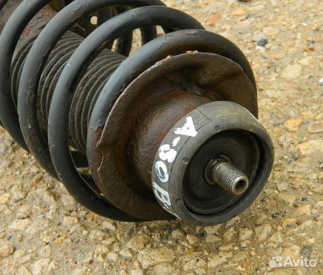 Стойка передняя правая Audi 80 B3 1.8